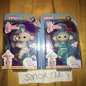 Fingerlings glitter amazon exclusive bundle